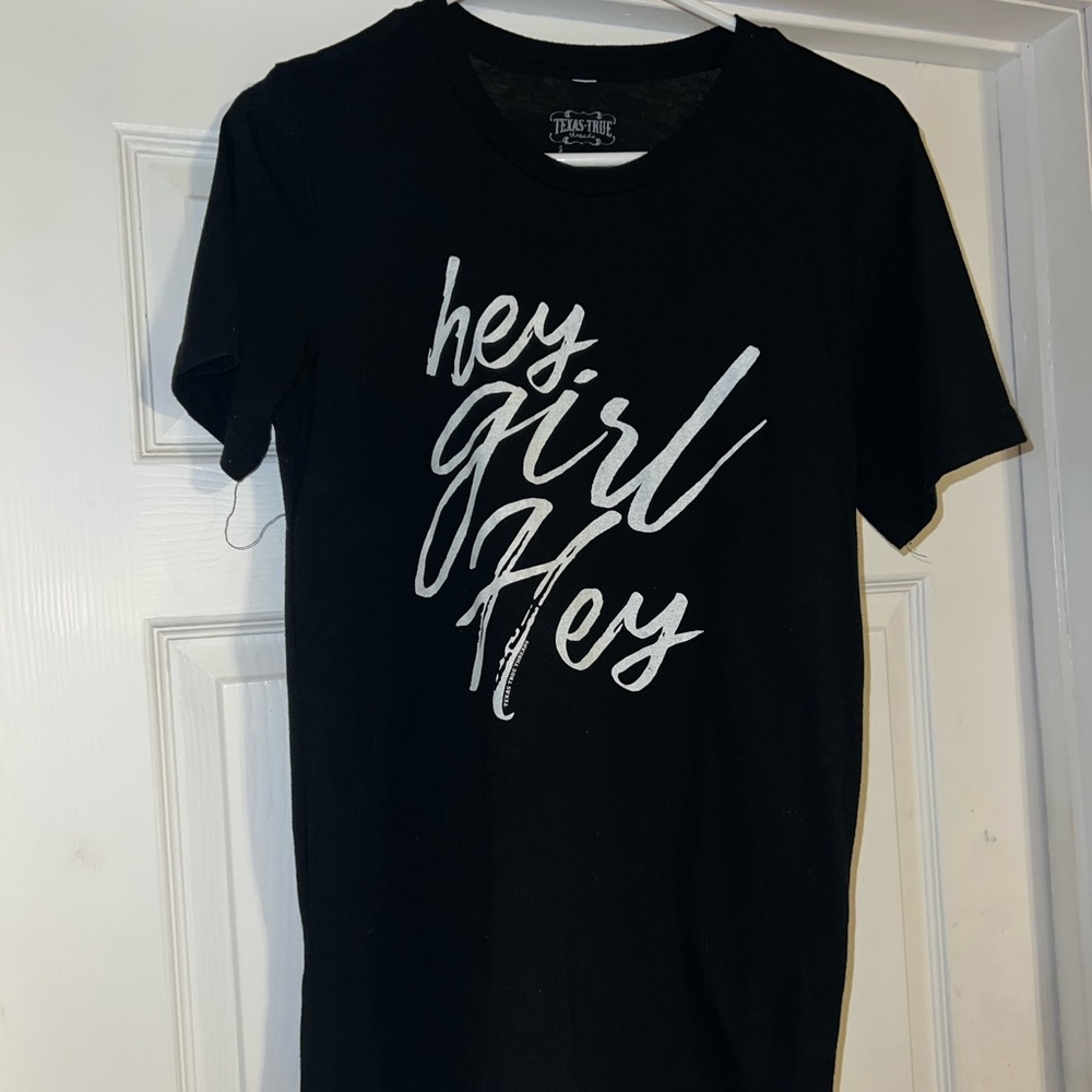 Black tee
